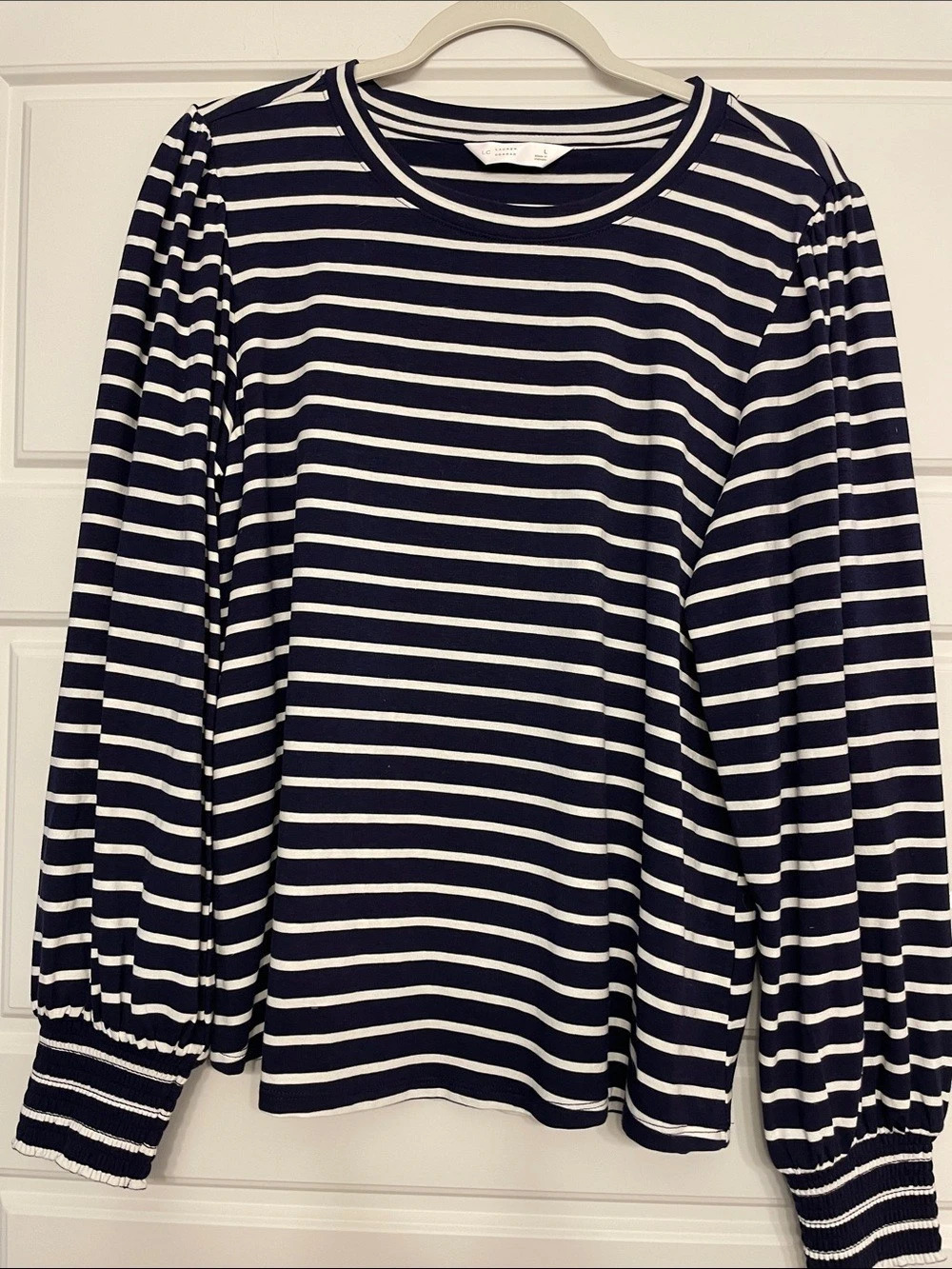 Lauren Conrad Striped Long Sleeve Top in Blue & White Size Large Like New